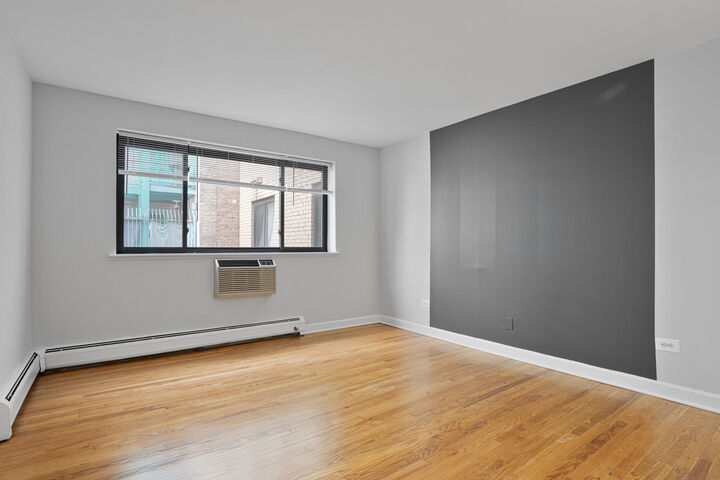 Property Photo:  6758 N Sheridan Avenue 541  IL 60626 