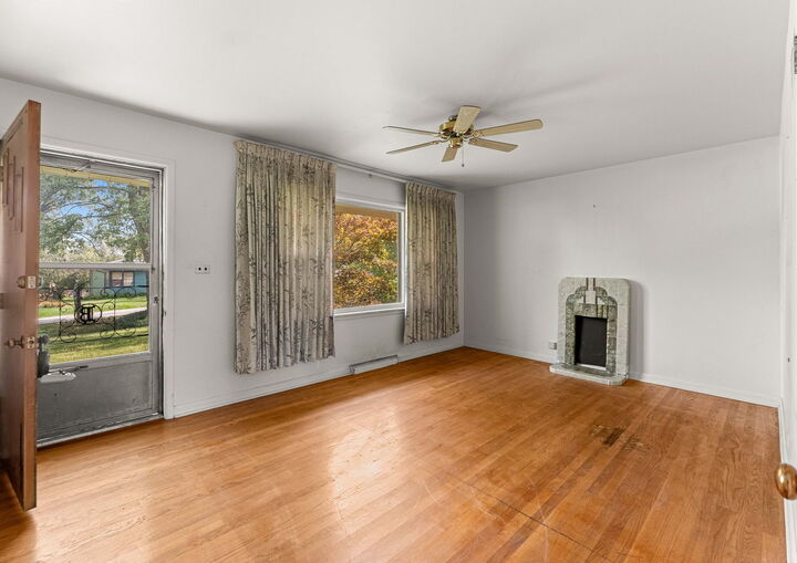 Property Photo: 424 Village Road IL 60527