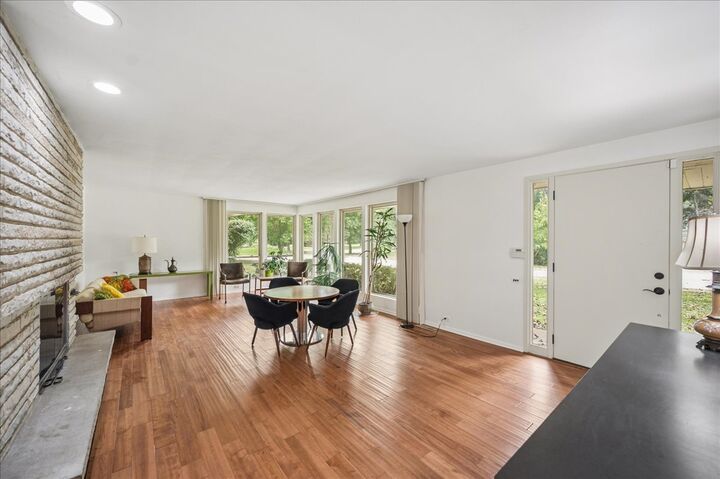 Property Photo:  794 Clover Lane  IL 60022 