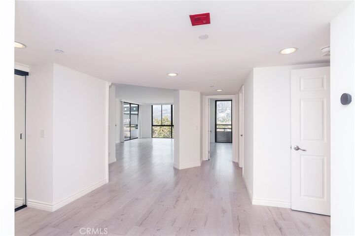 Property Photo:  343 E Pioneer Drive 802  CA 91203 