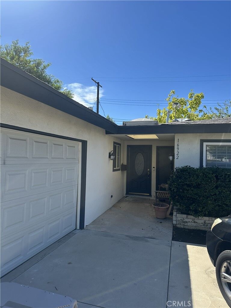 Property Photo:  16922 Septo  CA 91343 