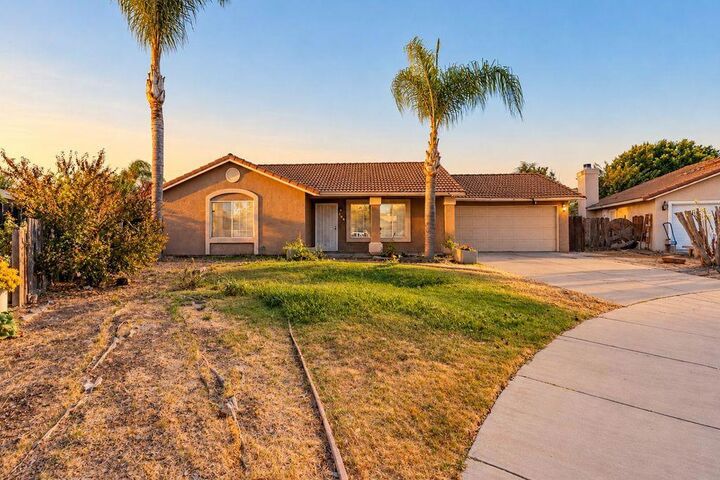 Property Photo: 108 Friggs Court CA 93635