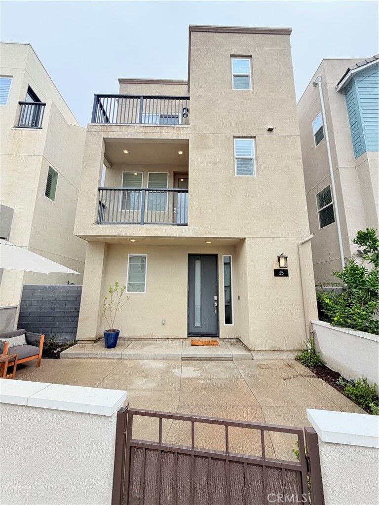 Property Photo:  35 Stetson Street  CA 92694 