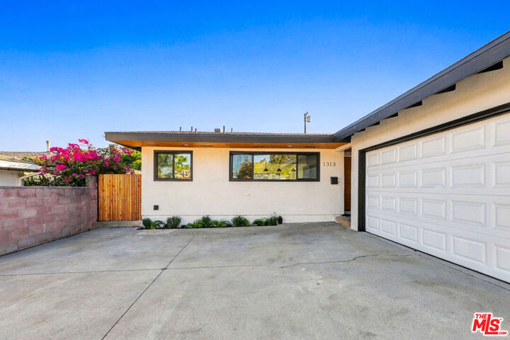 Property Photo:  1313 S Gertruda Avenue  CA 90277 