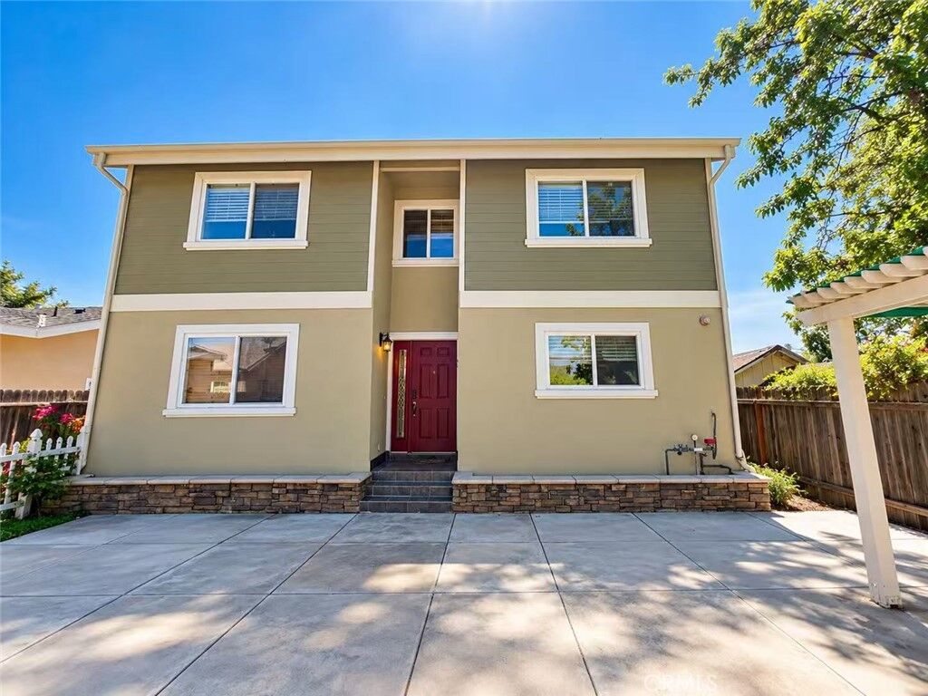 Property Photo:  1688 Locust Street  CA 91106 