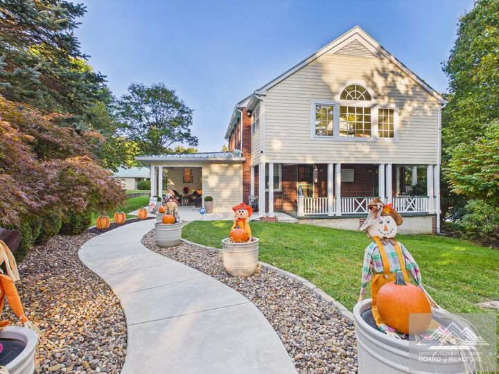 Property Photo:  1008 Henry Street  WV 24740 