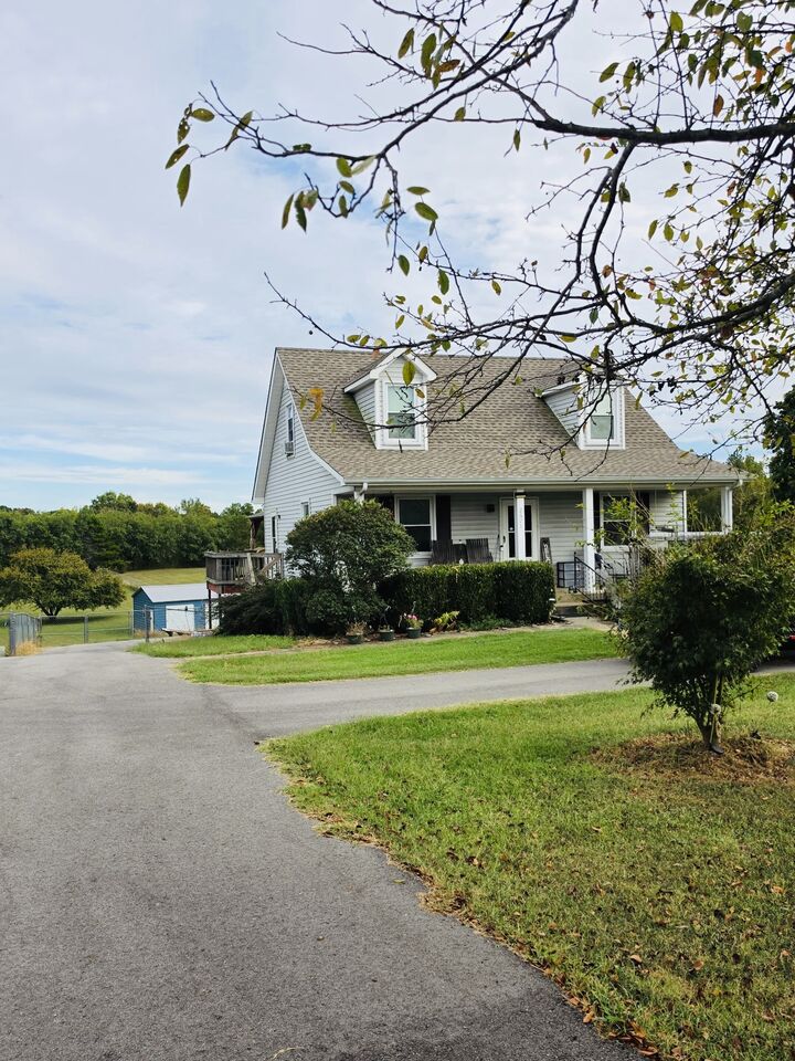 Property Photo:  2671 Holt Ln  TN 37043 