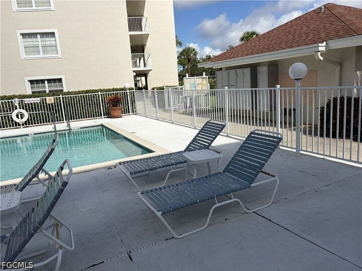 Property Photo: 481 Quail Forest Boulevard B207 FL 34105