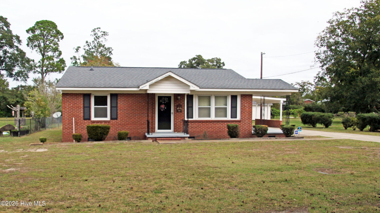 Property Photo:  604 W Boundary Street  NC 28551 