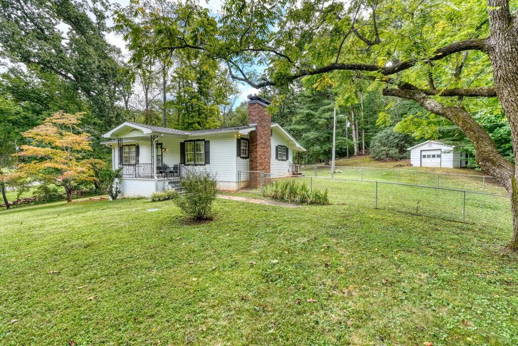 Property Photo:  858 Old Forge Estates  GA 30546 