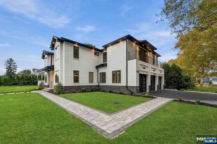 Property Photo:  761 Cathy Ann Court  NJ 07652 