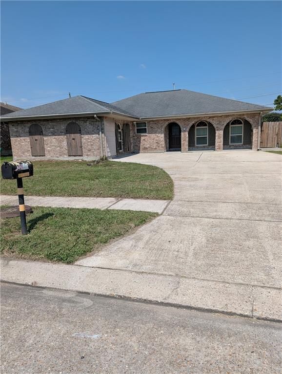Property Photo:  2240 Hampton Drive  LA 70058 