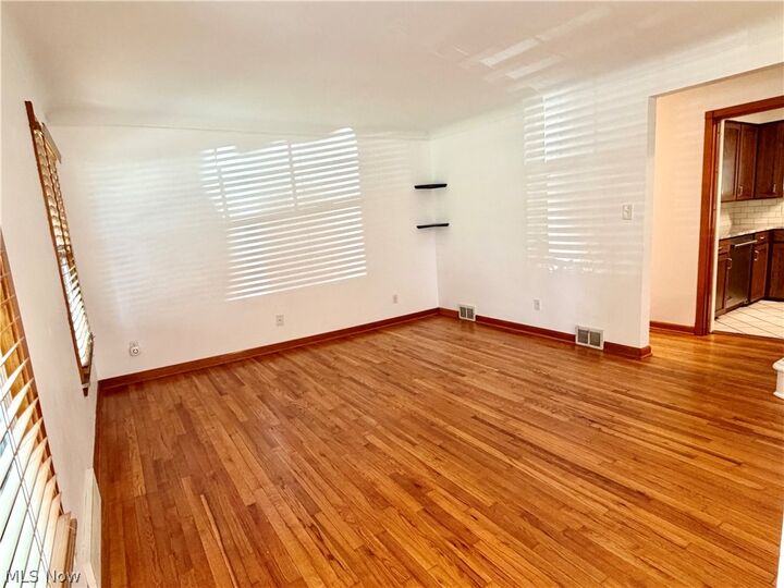 Property Photo:  1313 Richmond Road  OH 44124 
