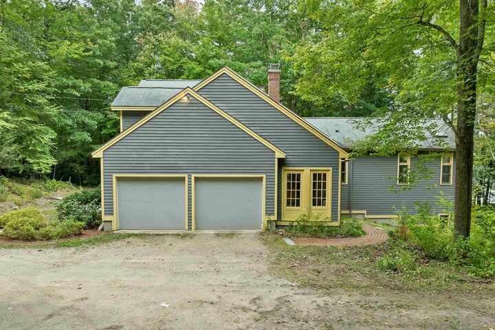 Property Photo: 7 Mooers Road NH 03077