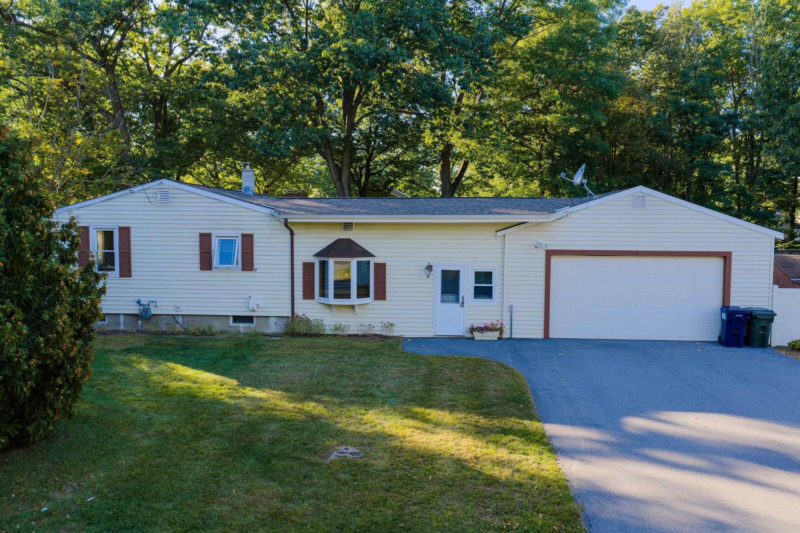 Property Photo: 800 Porters Point Road VT 05446