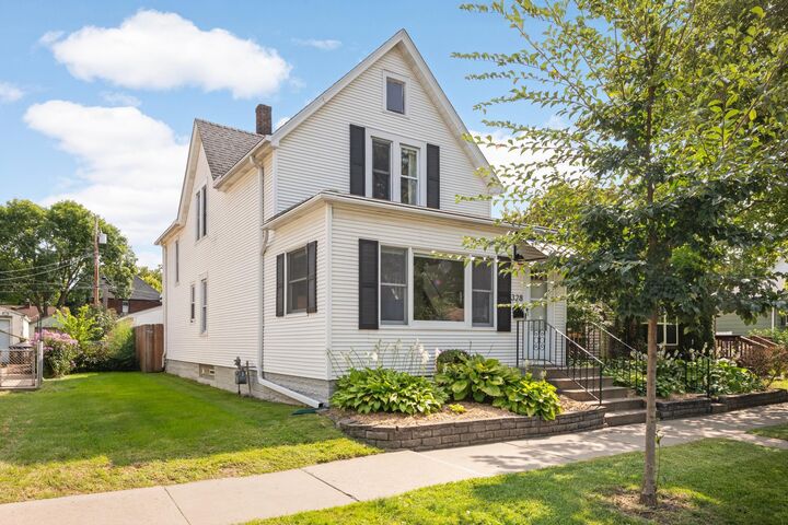 Property Photo:  328 Osceola Avenue S  MN 55102 