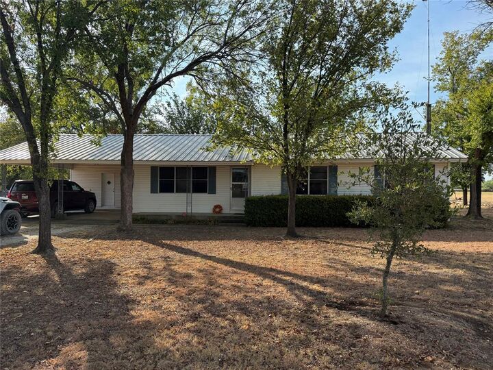 Property Photo:  467 County Road 2371  TX 76665 