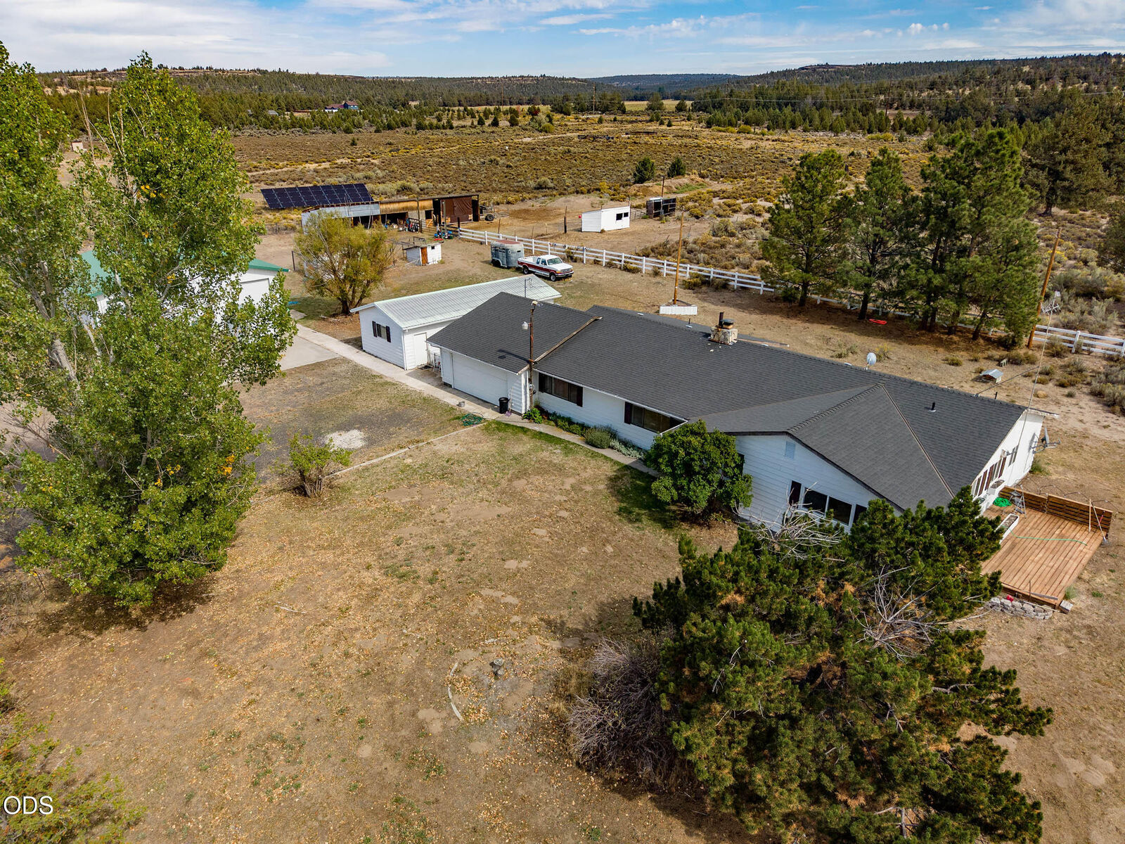 Property Photo: 11740 SE Meadowlark Court OR 97754