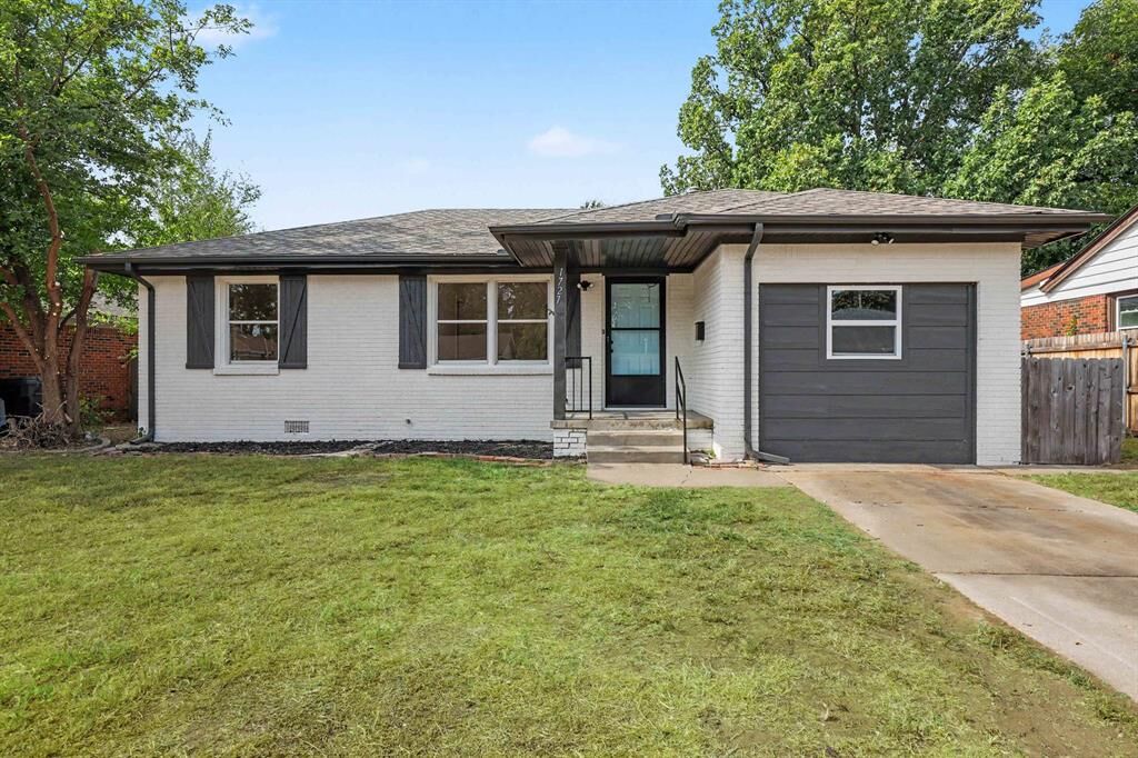 Property Photo: 1727 N Sapulpa Avenue OK 73107