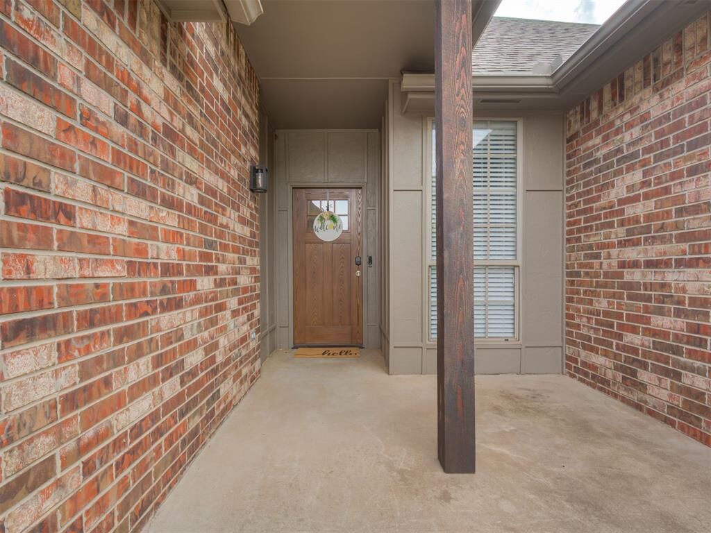 Property Photo: 490 NE 23rd Terrace OK 73065