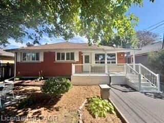 Property Photo:  499 East 16th Street  ON L9A 4K9 