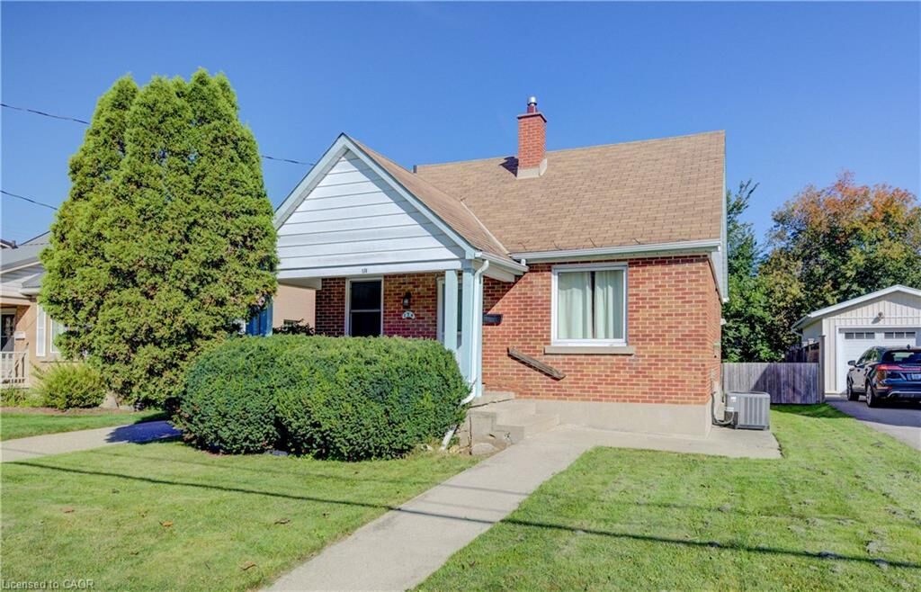 Property Photo:  174 Bridgeport Road E  ON N2J 2K5 
