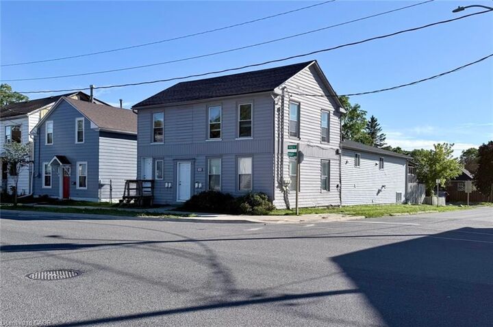 Property Photo:  1202 King Street E A  ON N3H 3P8 