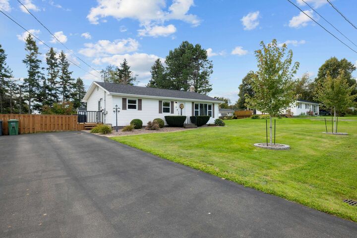 Property Photo:  10 Dale Drive  PE C1A 7X5 