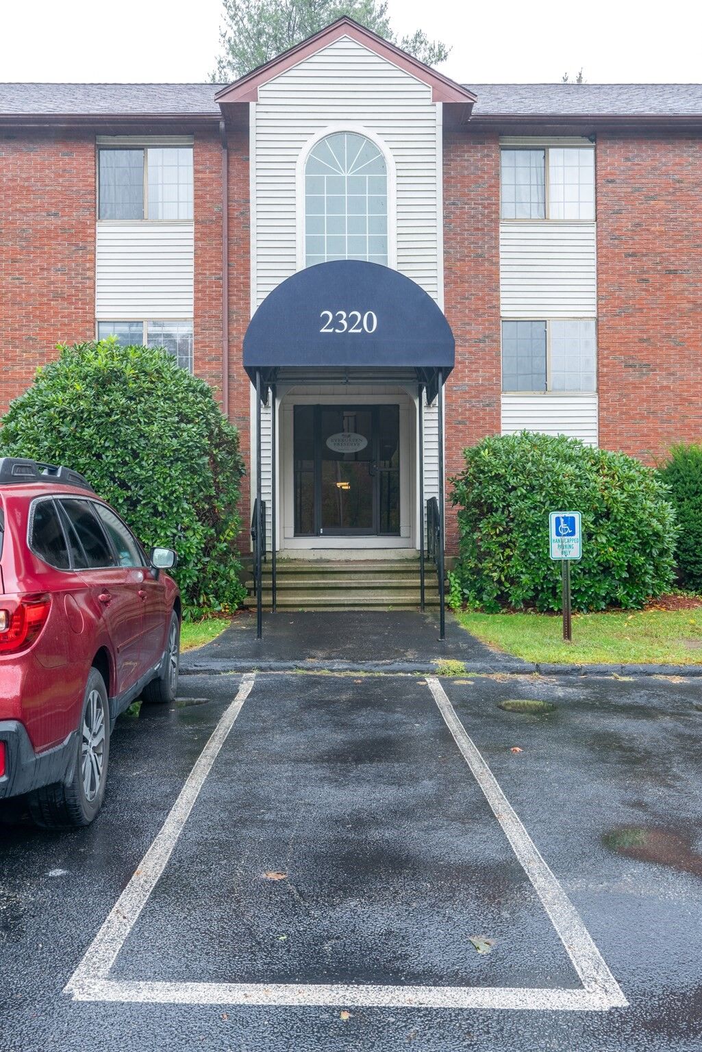 Property Photo:  2320 Skyline Dr 18  MA 01854 