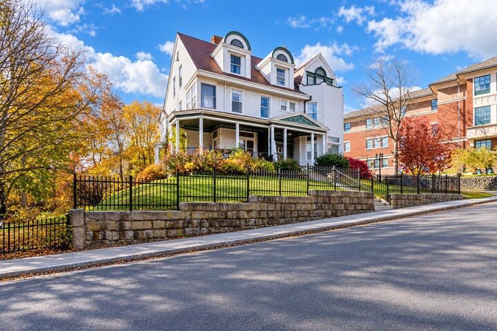 Property Photo:  5 Claremont St  MA 01610 