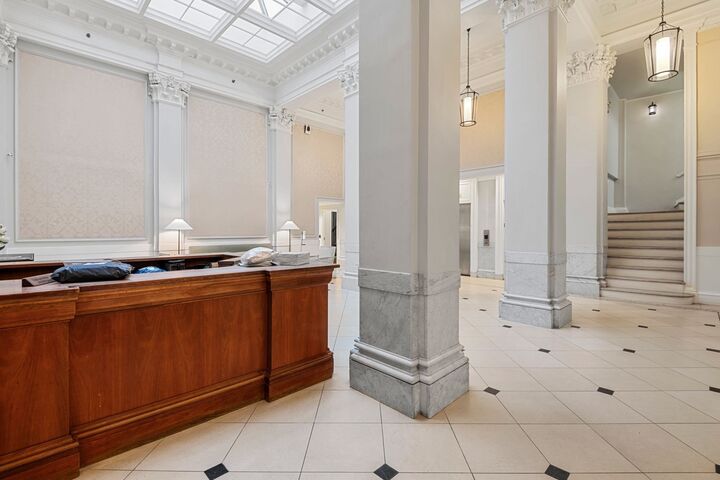 Property Photo:  21 Beacon Street 6B  MA 02108 