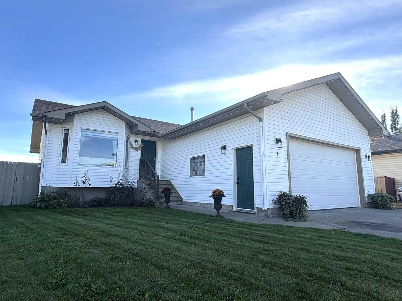 Property Photo:  7 Stiles Cove  AB T7S 1T7 