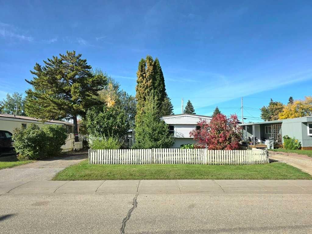 Property Photo:  500 4 Street NW  AB T0G 2A1 