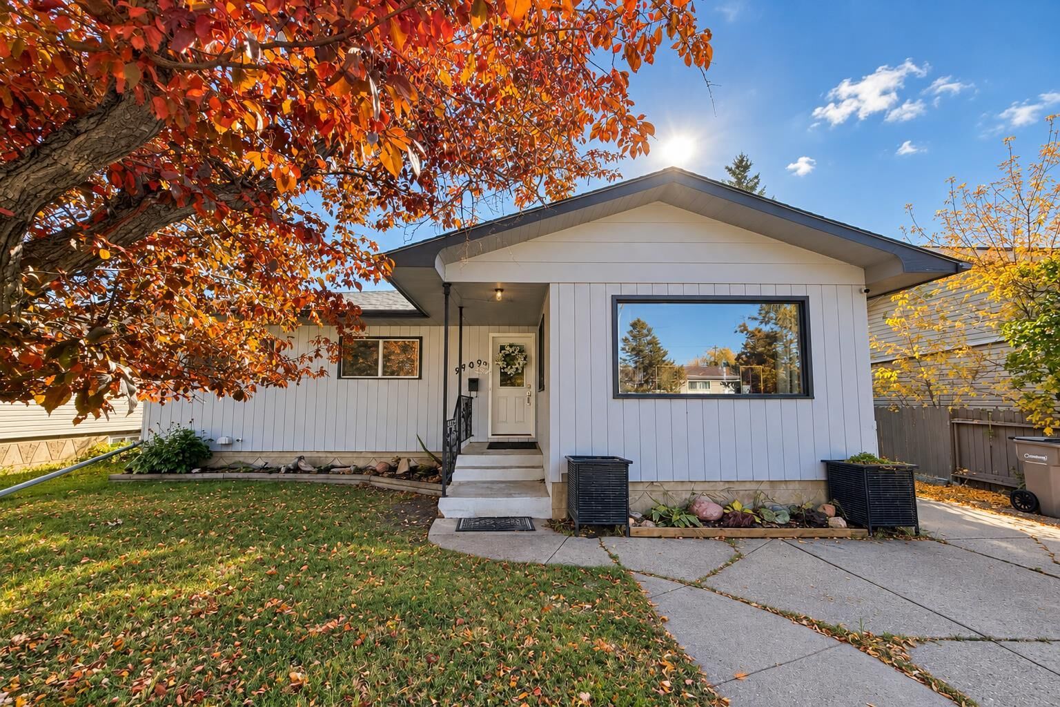 Property Photo:  9409 108 Avenue  AB T8V 1M9 