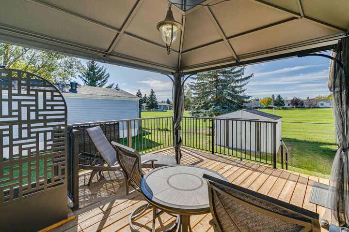 Property Photo:  311 Stanley Avenue  AB T1S 1M4 