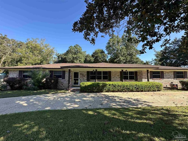 Property Photo:  308 Vera St  FL 32514 