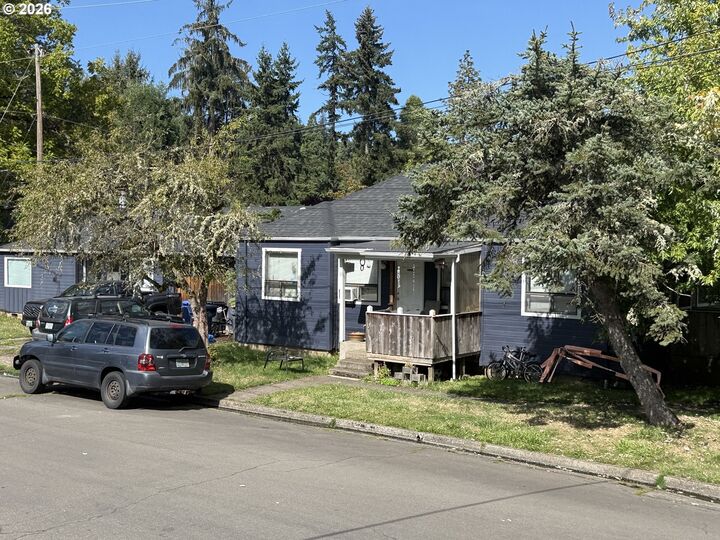 Property Photo: 893 Sprague St OR 97405