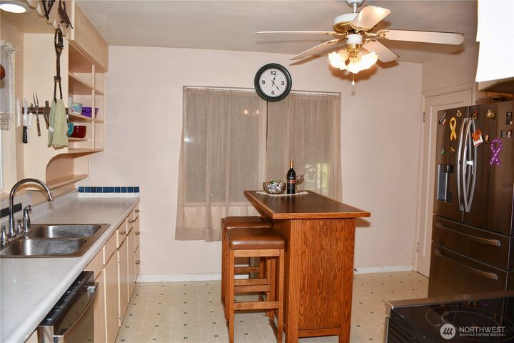 Property Photo: 84570 Ringer Road OR 97862