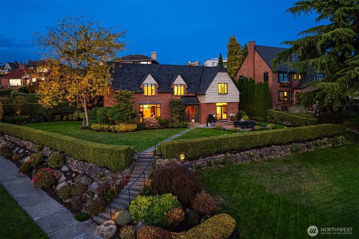 Property Photo:  1990  Magnolia Blvd Way W  WA 98199 