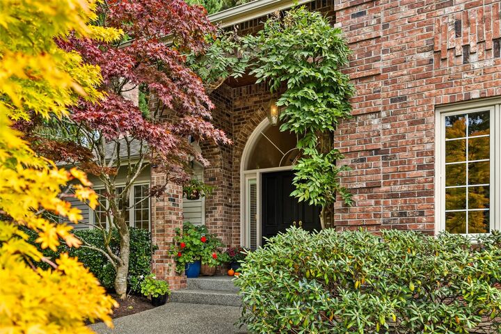 Property Photo: 1176 Alexander Place NE WA 98110