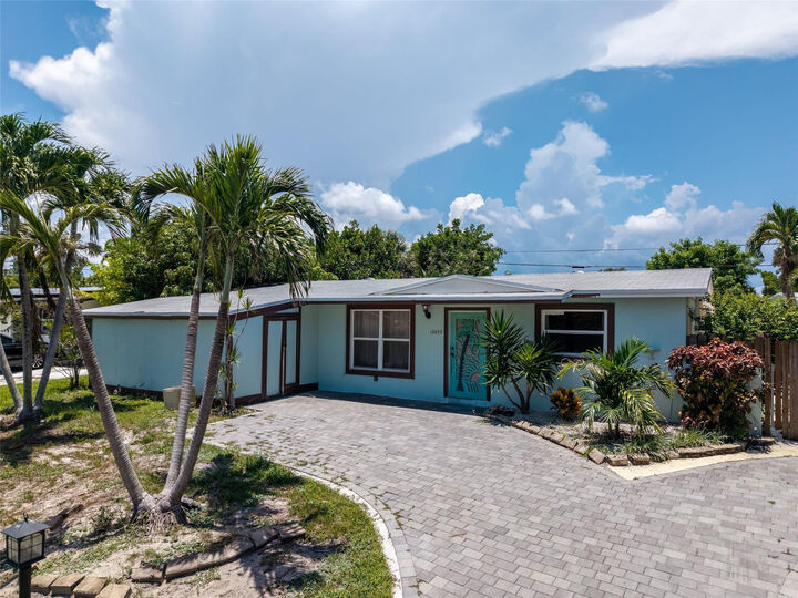 Property Photo: 12053 Colony Avenue FL 33410