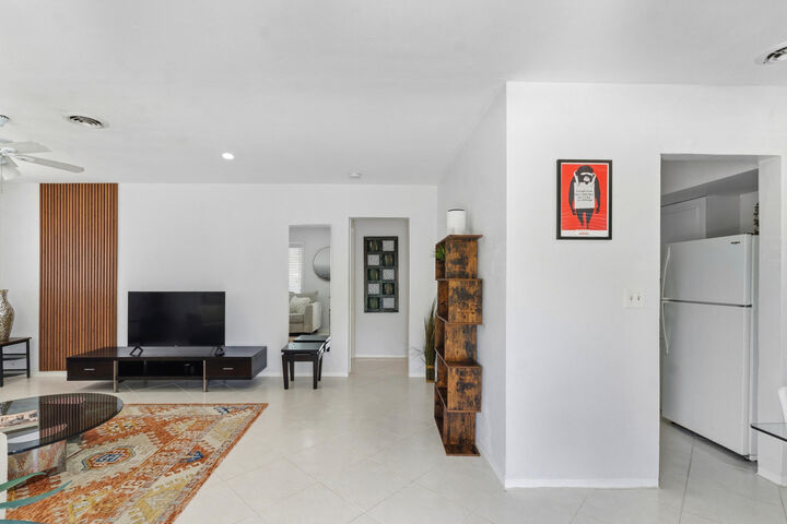 Property Photo: 23 NE 19th Avenue FL 33060