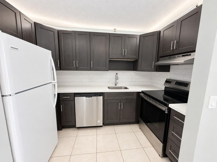 Property Photo:  3253 NW 104th Avenue  FL 33065 