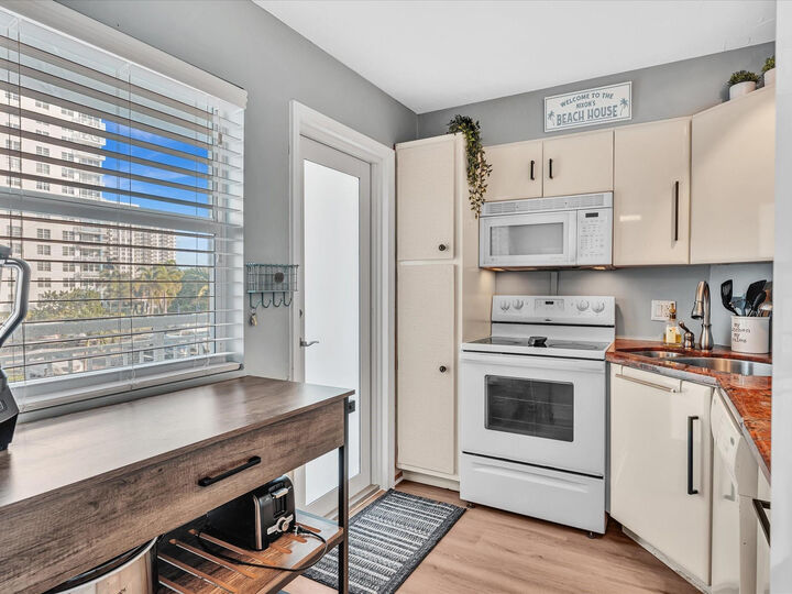 Property Photo:  201 N Ocean Boulevard 202  FL 33062 
