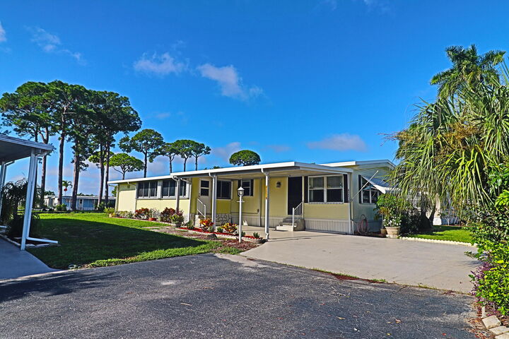 Property Photo: 42016 Jima Bay FL 33436
