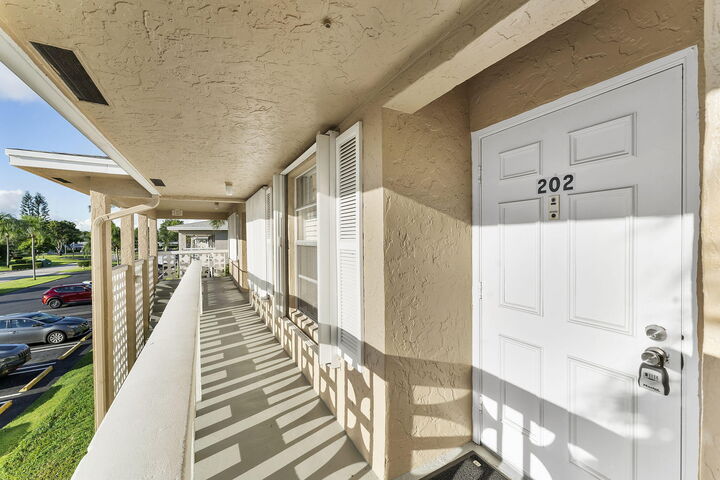 Property Photo: 1050 Citrus Way 202 FL 33445