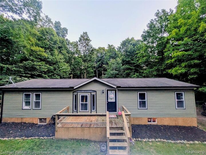 Property Photo:  5323 English Road  MI 48727 