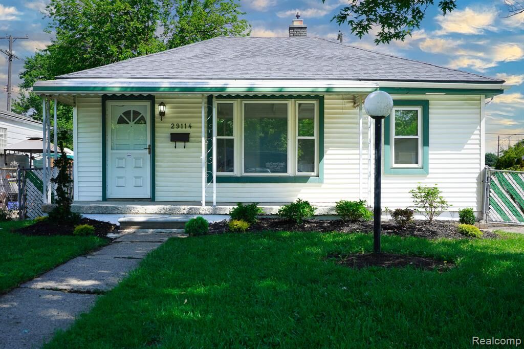 Property Photo: 29114 Richard Street MI 48186
