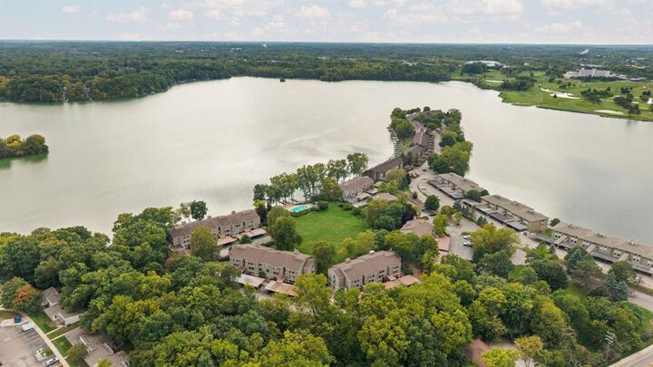 Property Photo:  1660 Cliffs Landing 102  MI 48198 