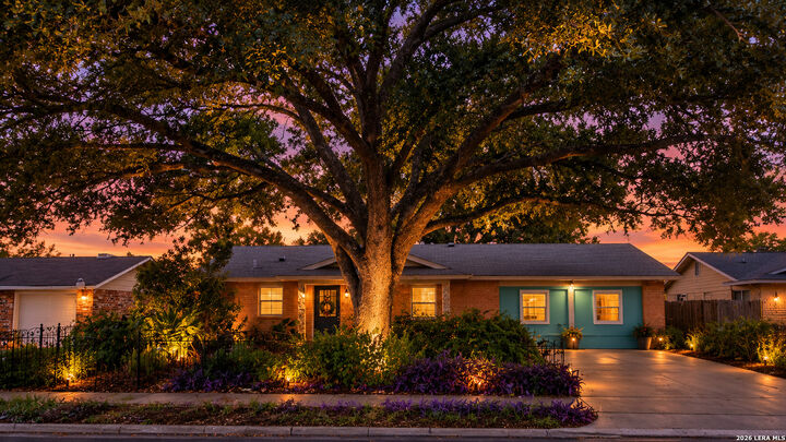 Property Photo: 4806 Wycliff Dr TX 78220